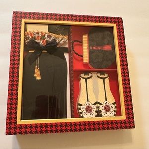 Punch Studio black sophisticated stationary with cards and envelopes, 2 note pad